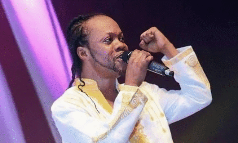 Daddy Lumba & Pat Thomas - Ahenfo Kyiniye